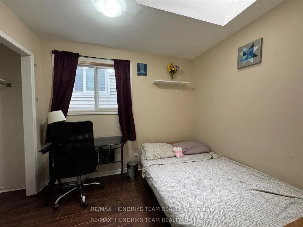Photo 8 of 308 Oakdale Avenue, St. Catharines, E. Chester — HOMEH