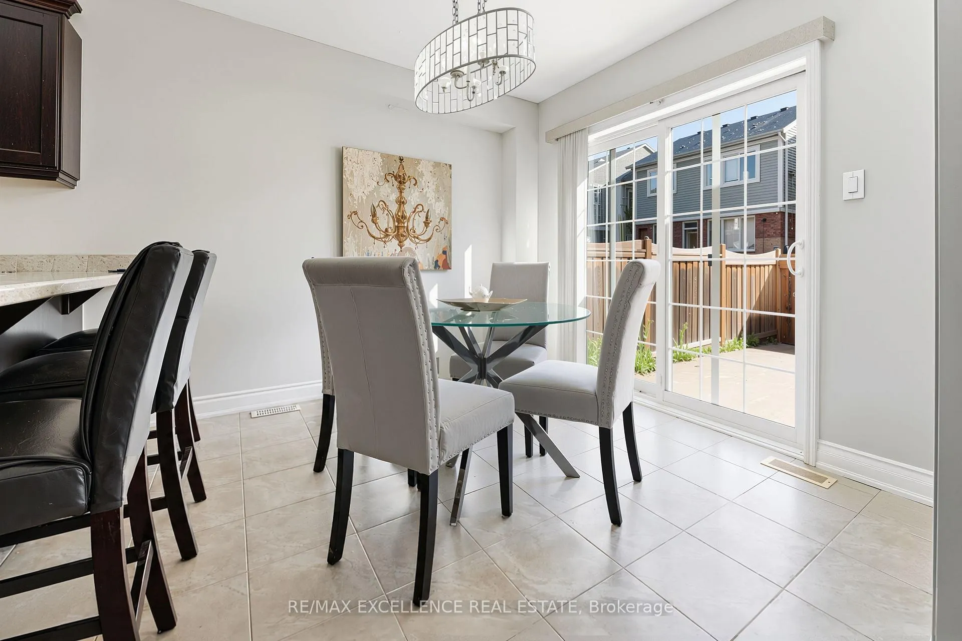 Photo 7 of 83 Leadenhall Road, Brampton, Northwest Brampton — HOMEH
