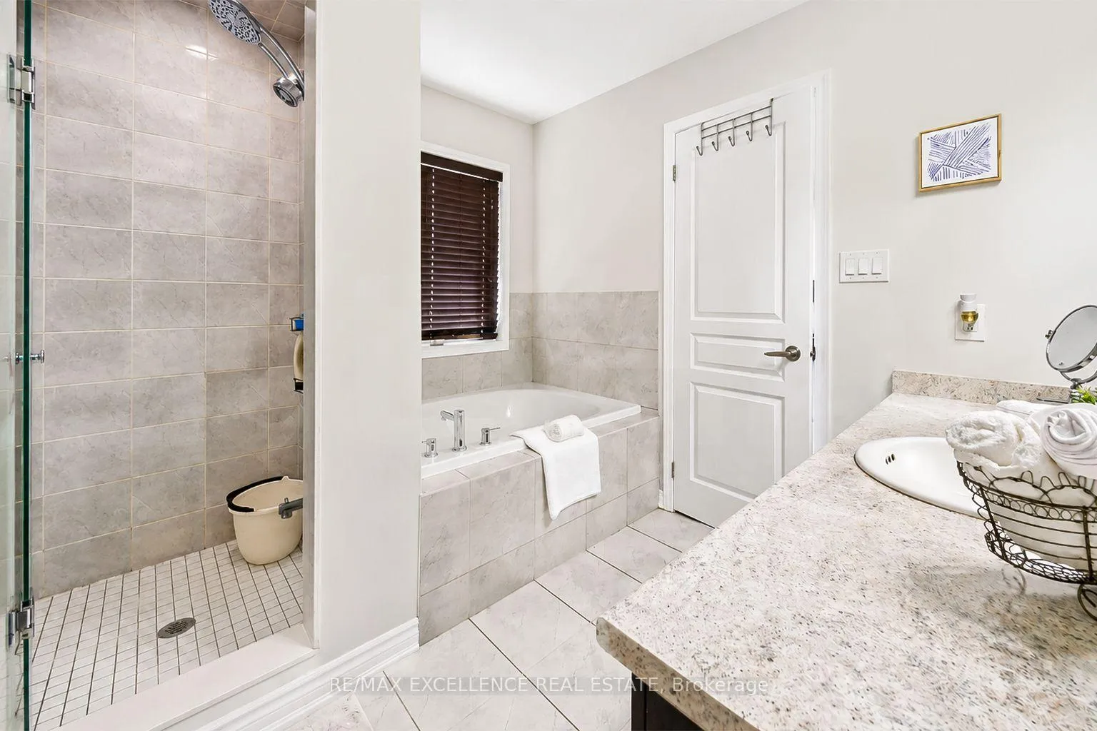 Photo 10 of 83 Leadenhall Road, Brampton, Northwest Brampton — HOMEH