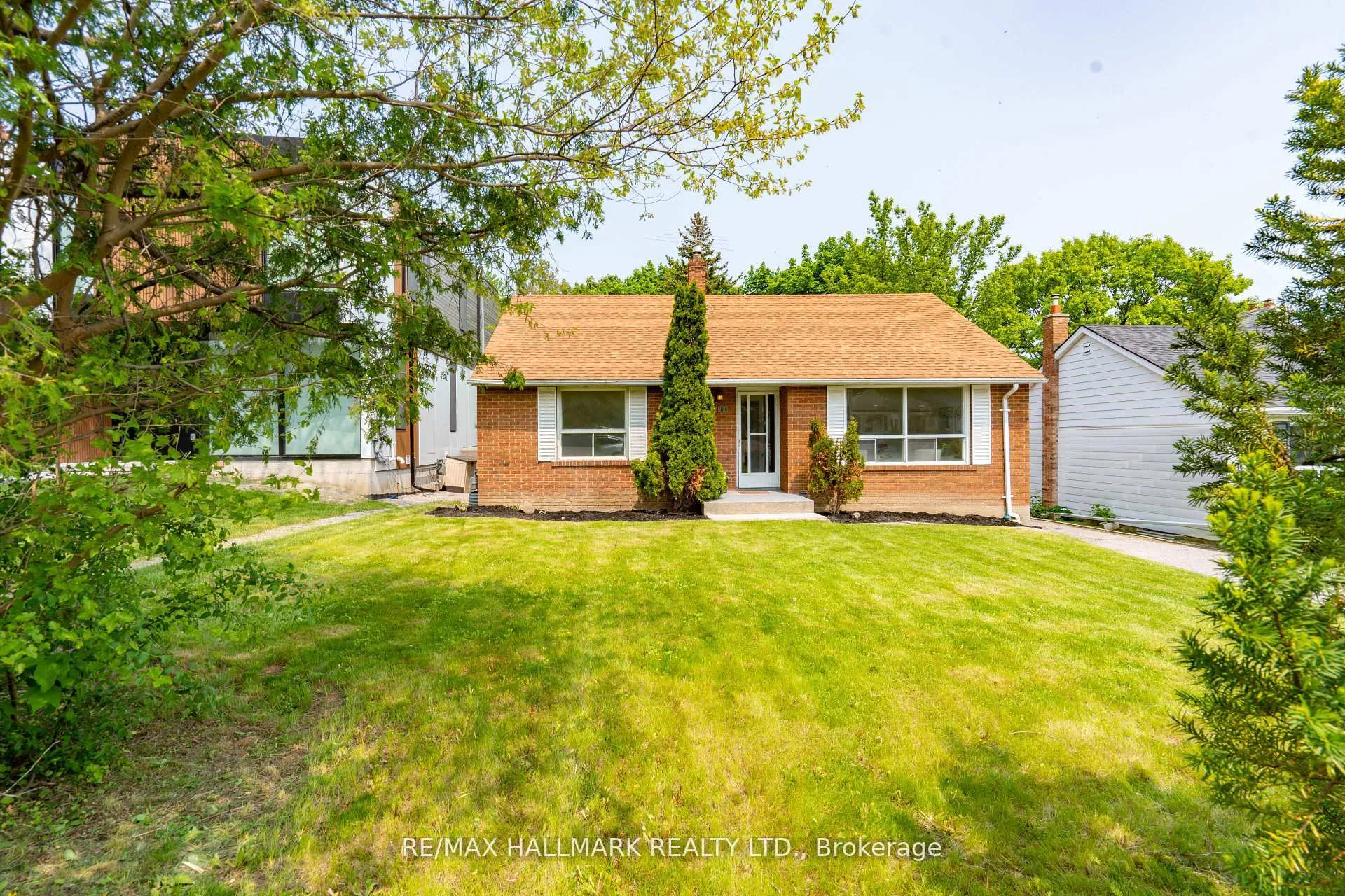 Photo 2 of 104 Highland Park (Main) Boulevard, Markham, Grandview — HOMEH