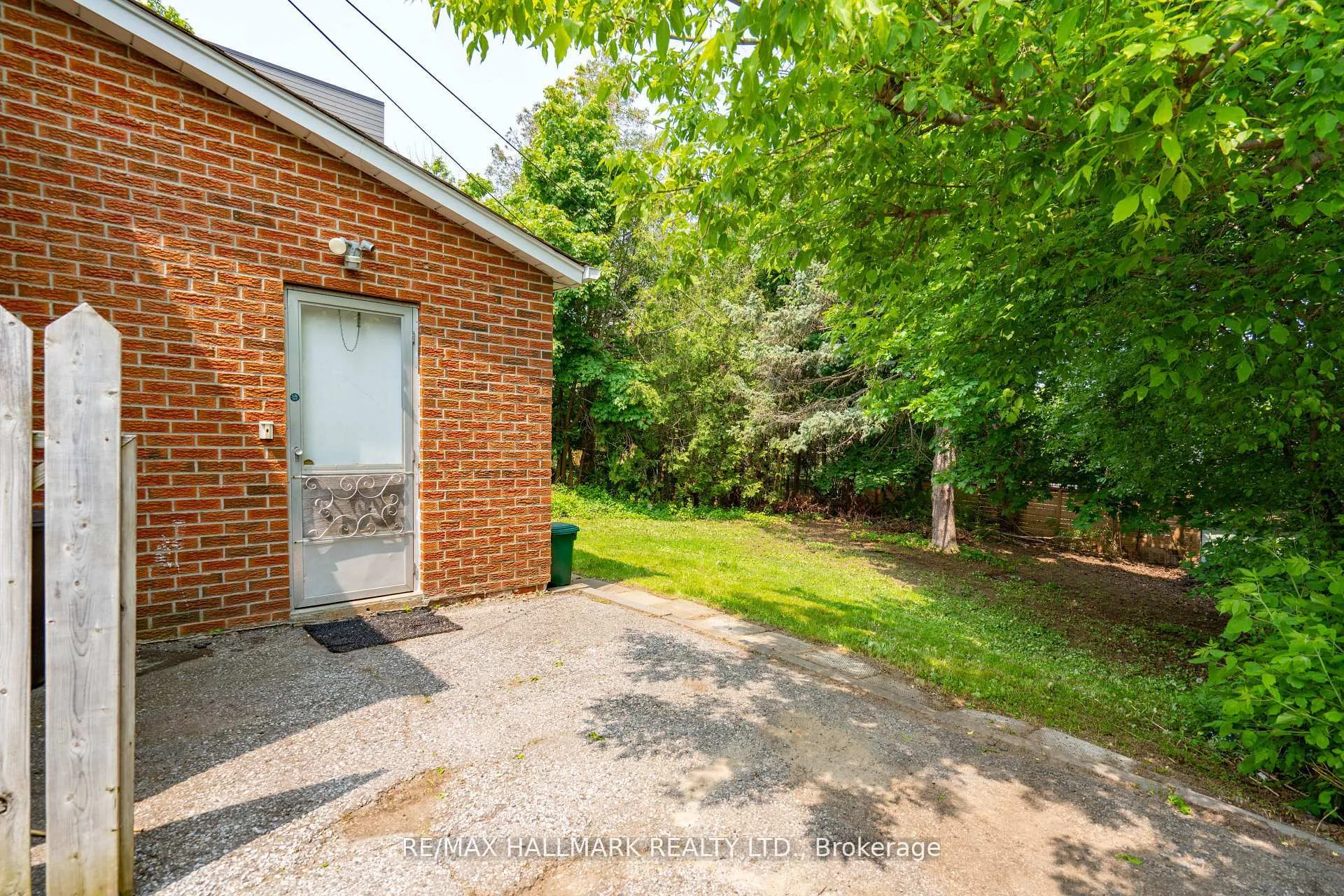 Photo 2 of 104 Highland Park (Basement) Boulevard, Markham, Grandview — HOMEH