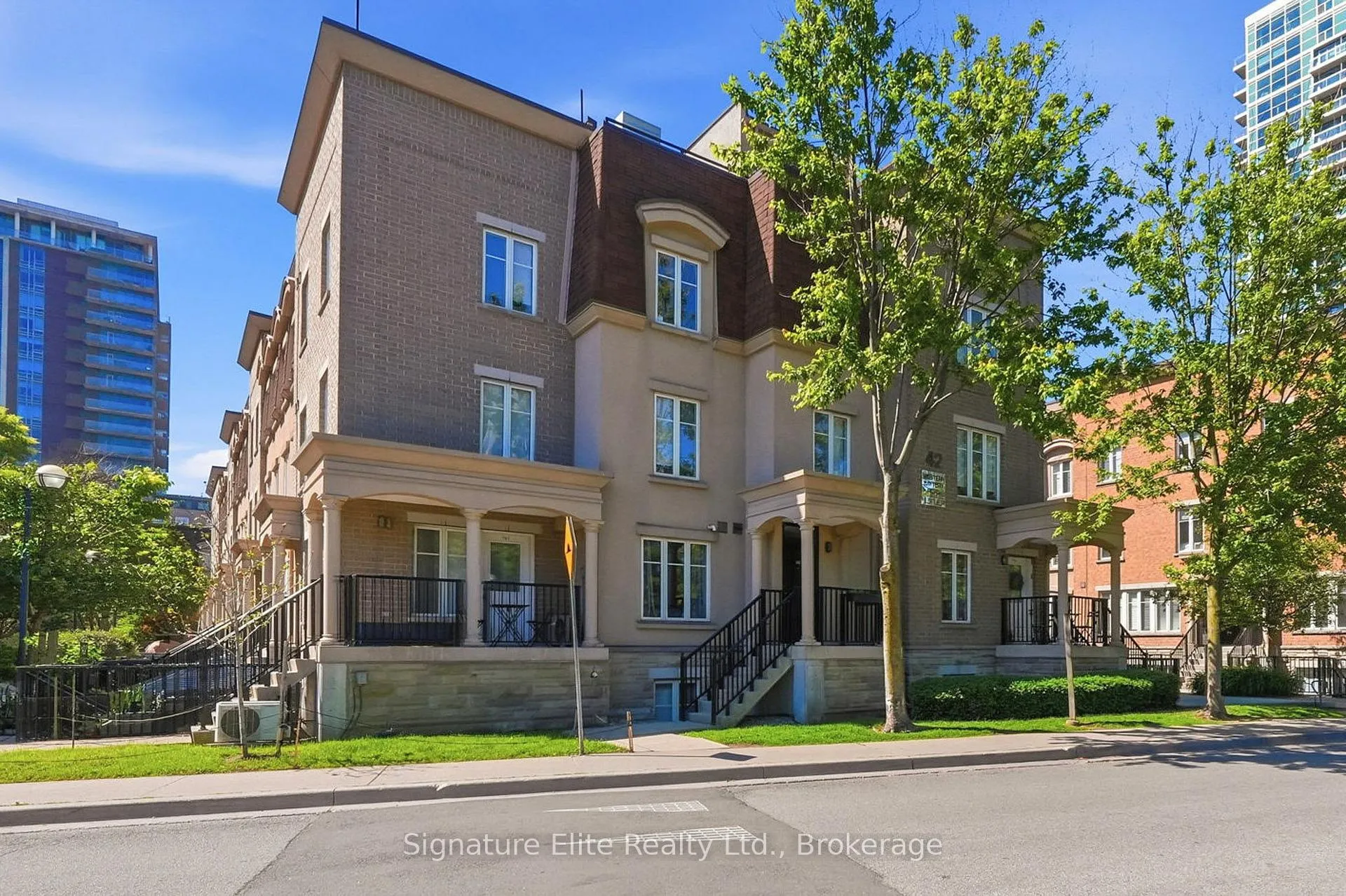 Photo 2 of Unit 718, 42 Western Battery Road, Toronto, Niagara — HOMEH