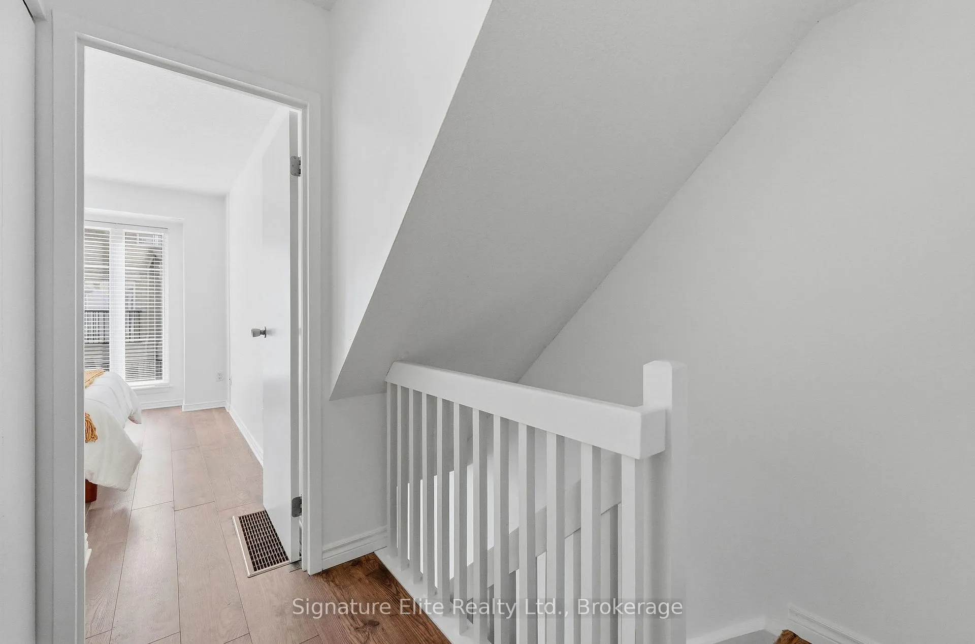Photo 9 of Unit 718, 42 Western Battery Road, Toronto, Niagara — HOMEH