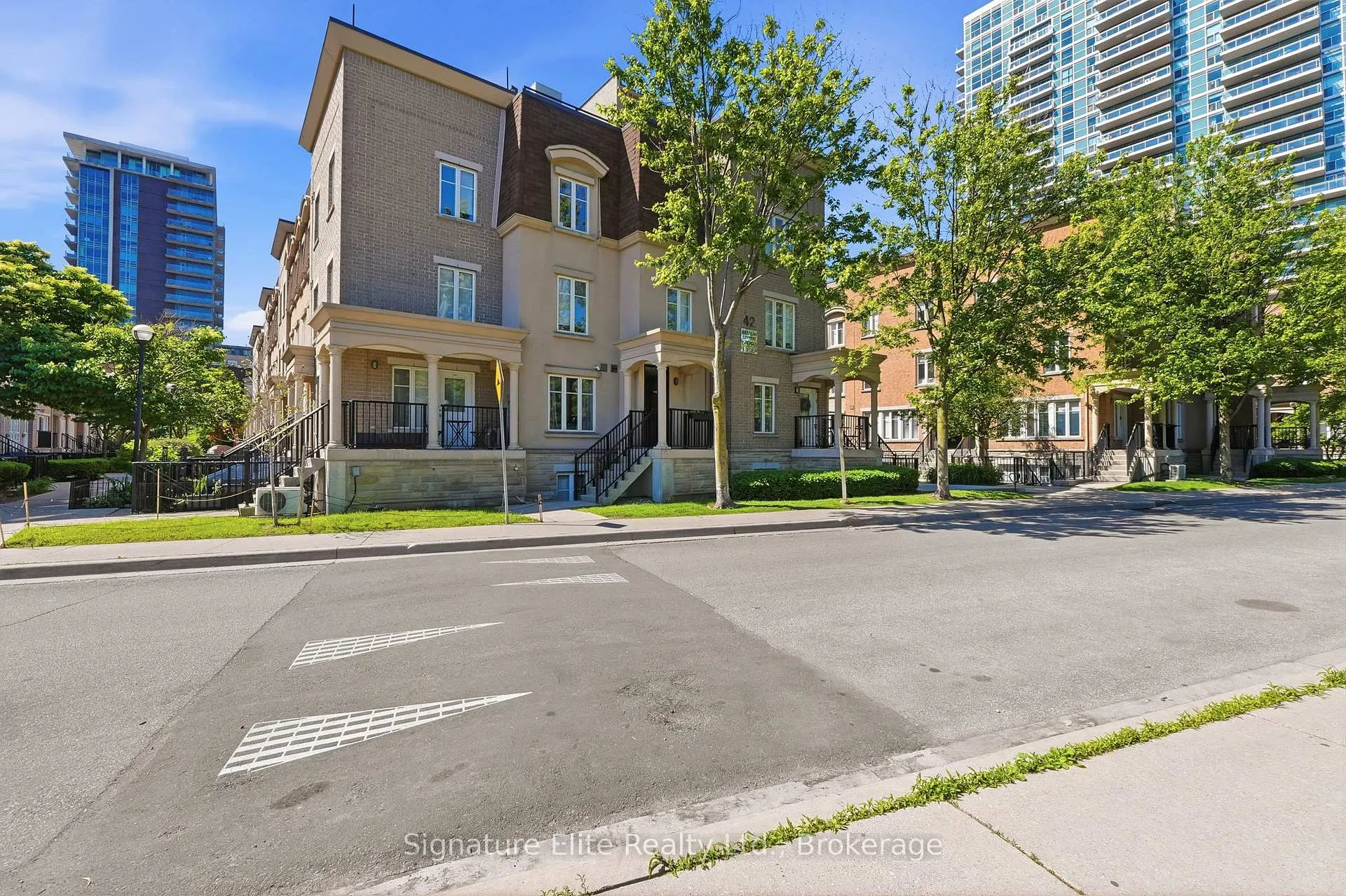 Photo 19 of Unit 718, 42 Western Battery Road, Toronto, Niagara — HOMEH