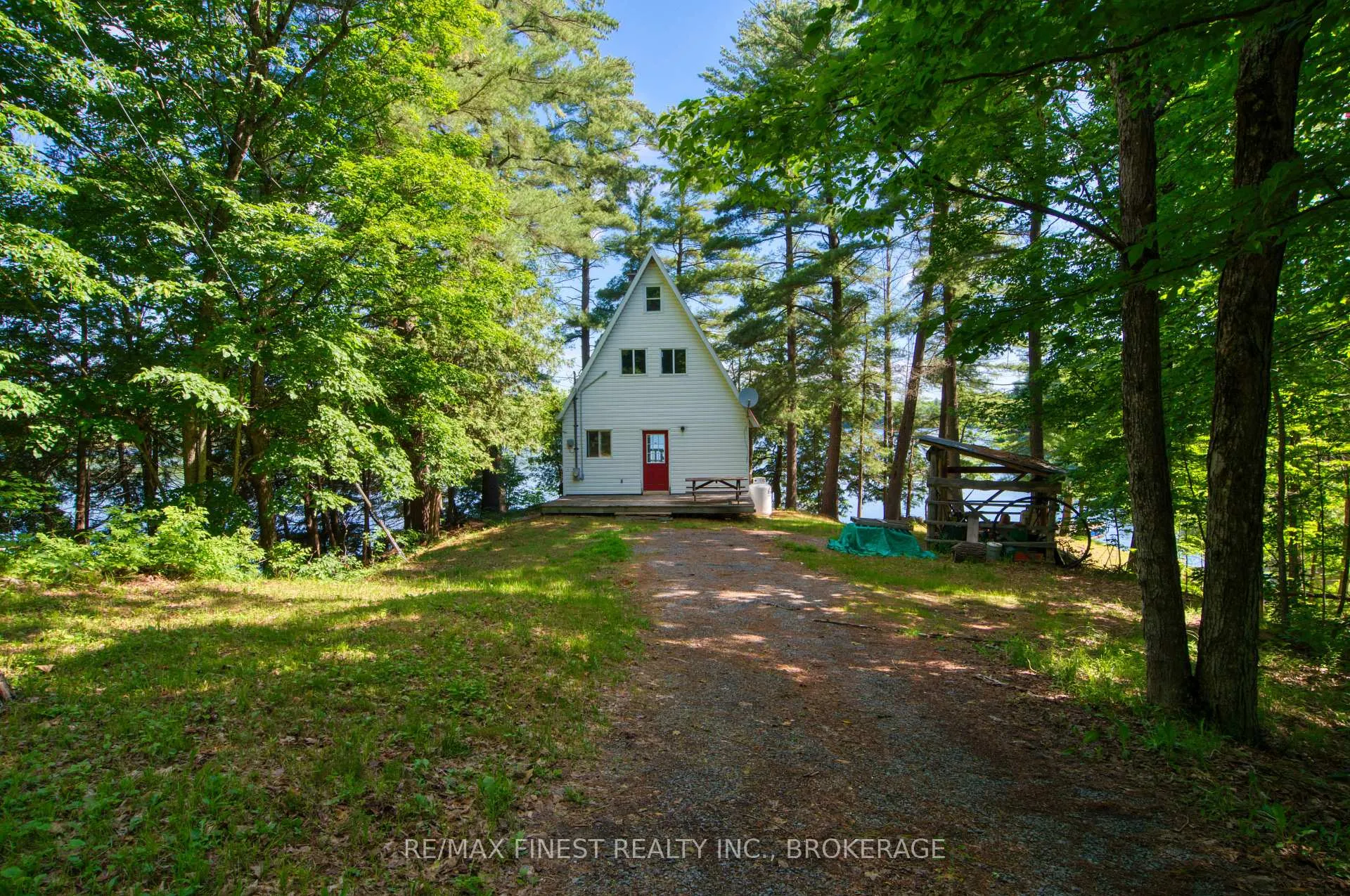 Photo 1 of 1086 Salamander Lane, Frontenac, Frontenac South — HOMEH