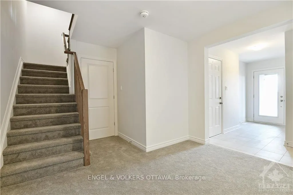 Photo 3 of 18 Verglas Lane, Ottawa, Mer Bleue/Bradley Estates/Anderson Park — HOMEH