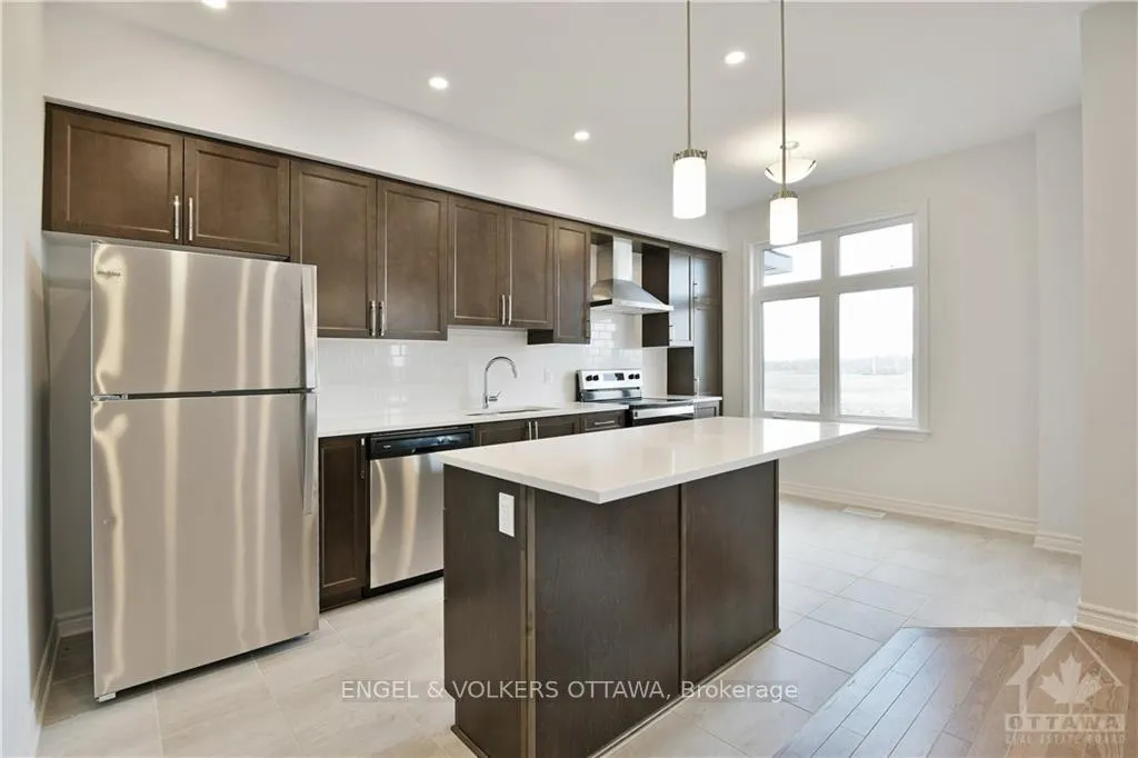 Photo 5 of 18 Verglas Lane, Ottawa, Mer Bleue/Bradley Estates/Anderson Park — HOMEH