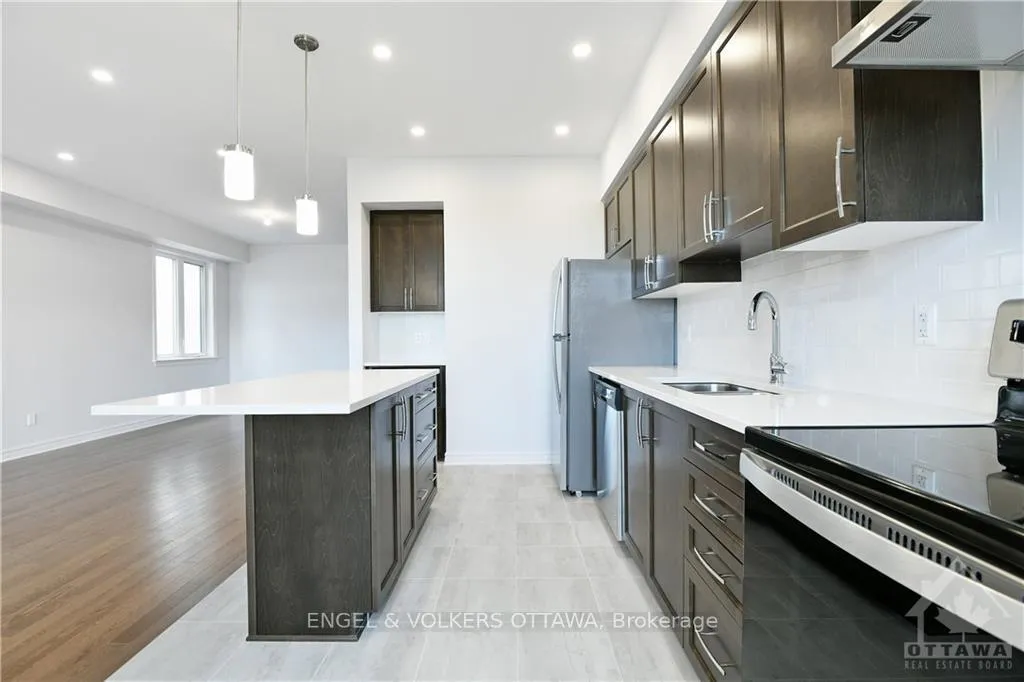 Photo 7 of 18 Verglas Lane, Ottawa, Mer Bleue/Bradley Estates/Anderson Park — HOMEH