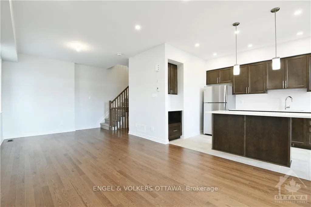 Photo 14 of 18 Verglas Lane, Ottawa, Mer Bleue/Bradley Estates/Anderson Park — HOMEH