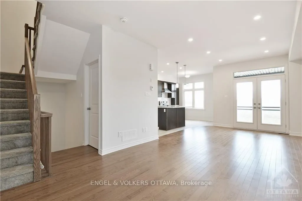 Photo 16 of 18 Verglas Lane, Ottawa, Mer Bleue/Bradley Estates/Anderson Park — HOMEH
