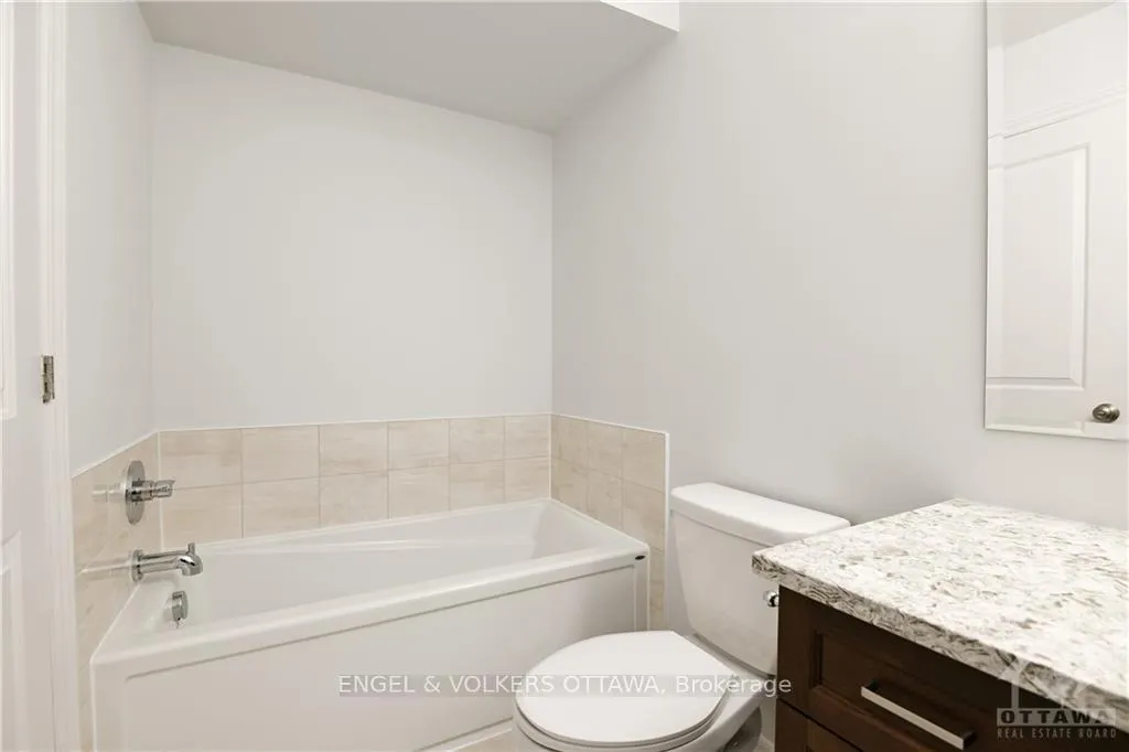 Photo 24 of 18 Verglas Lane, Ottawa, Mer Bleue/Bradley Estates/Anderson Park — HOMEH