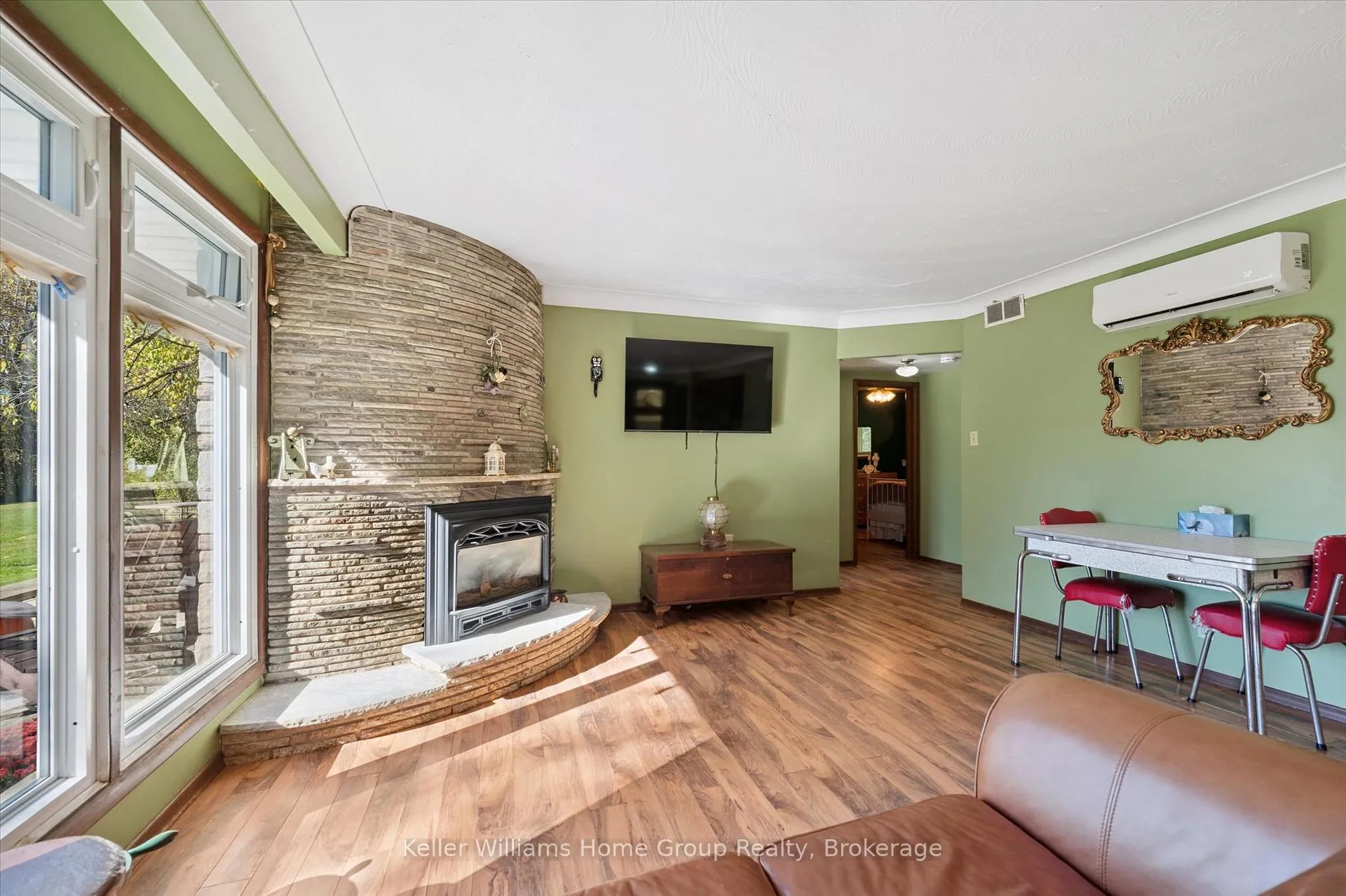 Photo 19 of 568 Black Street, Centre Wellington, Fergus — HOMEH