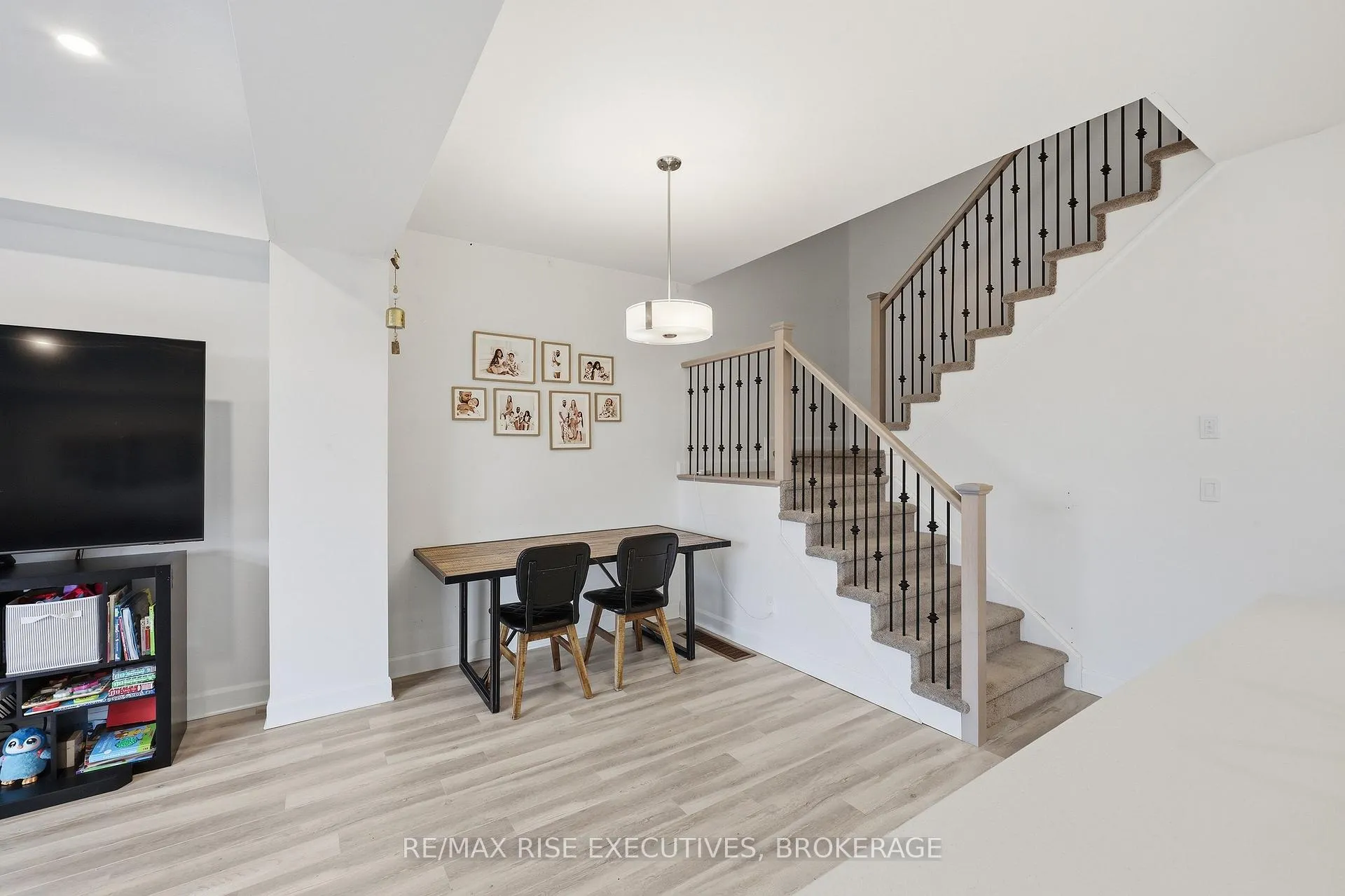 Photo 18 of 1538 Davenport Crescent, Kingston, City Northwest — HOMEH