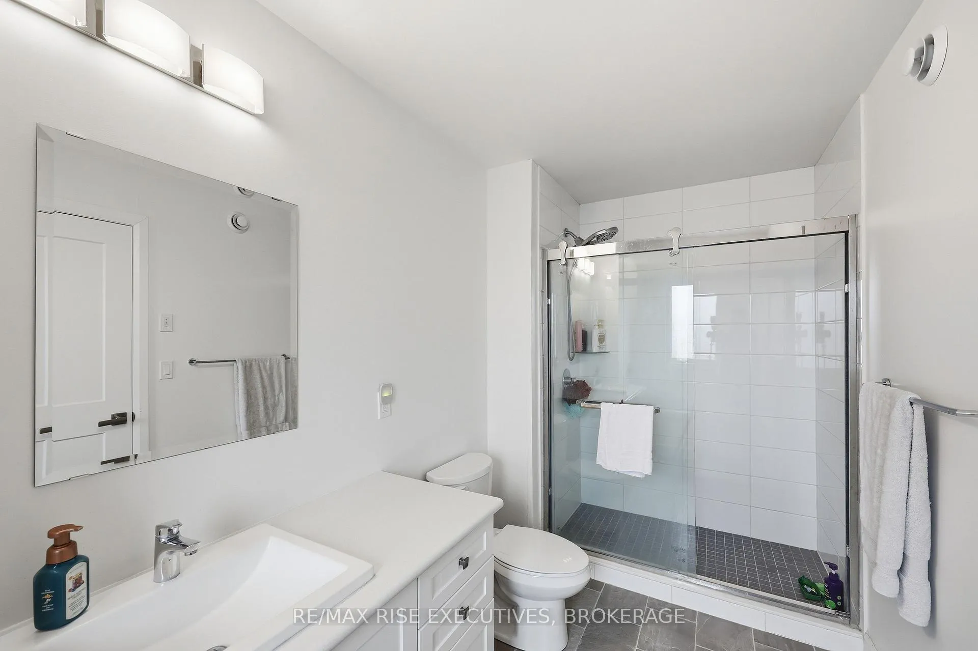 Photo 33 of 1538 Davenport Crescent, Kingston, City Northwest — HOMEH