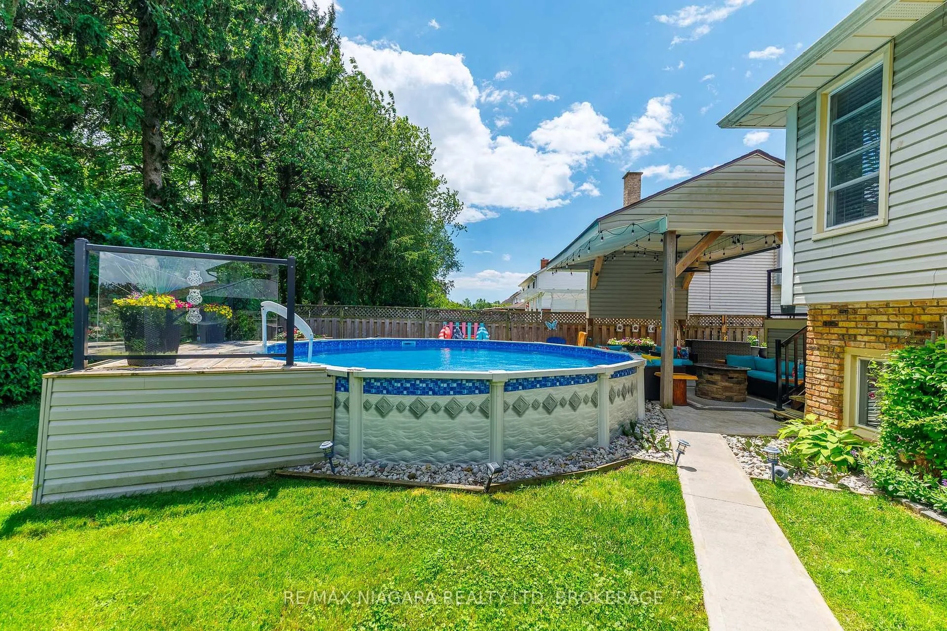 Photo 11 of 3786 Northwood Drive, Niagara Falls, Mt. Carmel — HOMEH