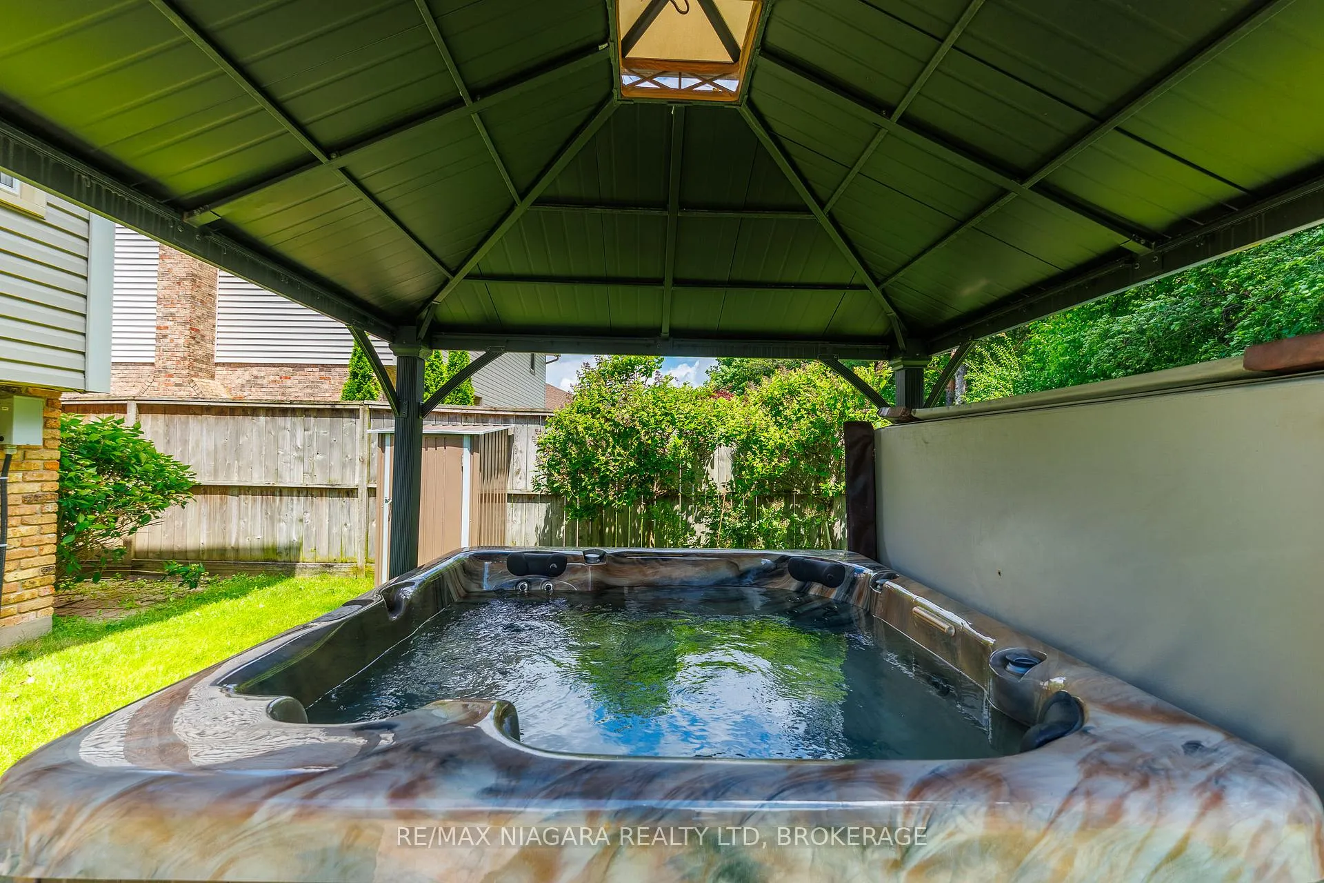 Photo 12 of 3786 Northwood Drive, Niagara Falls, Mt. Carmel — HOMEH