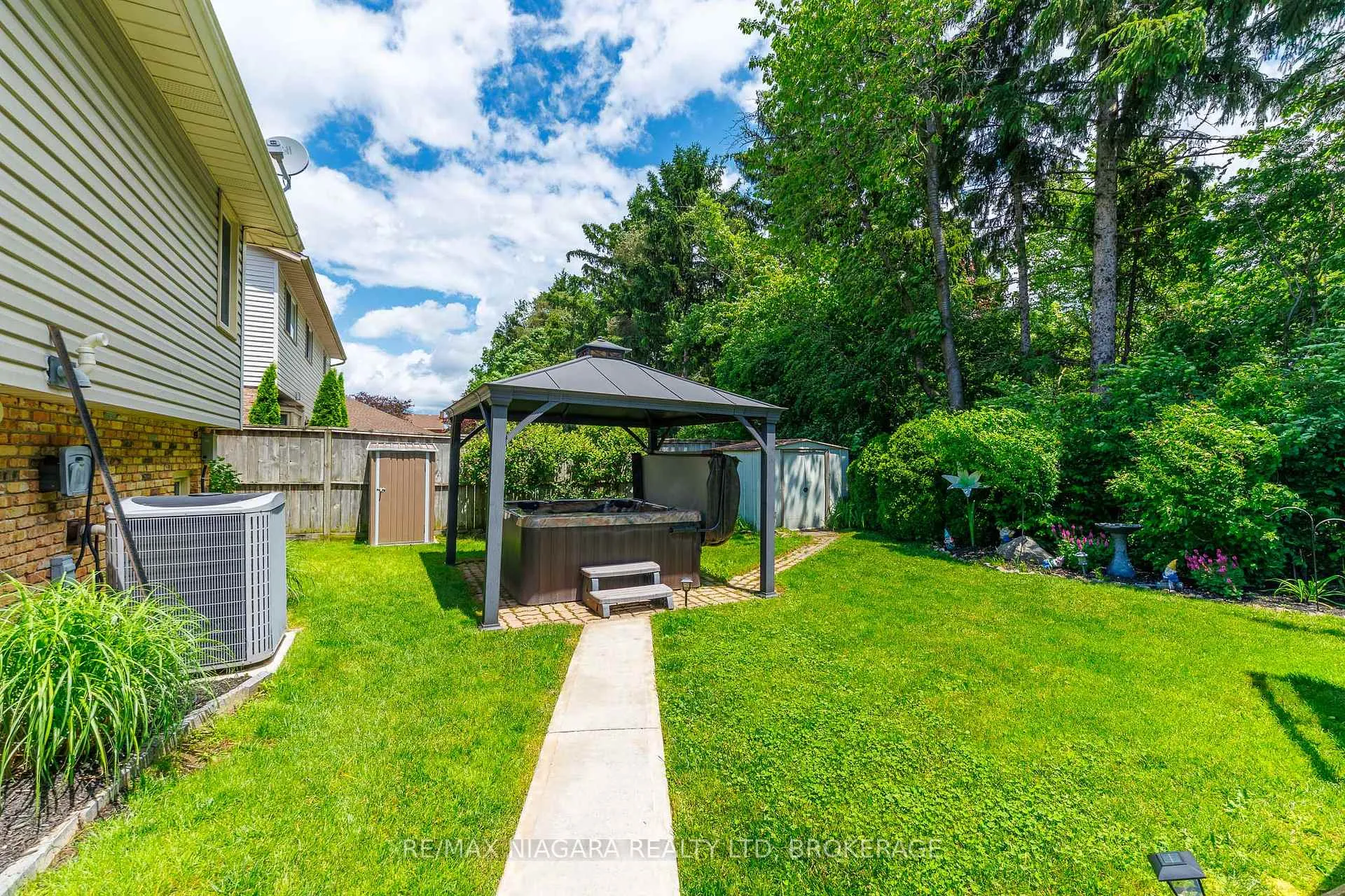 Photo 13 of 3786 Northwood Drive, Niagara Falls, Mt. Carmel — HOMEH