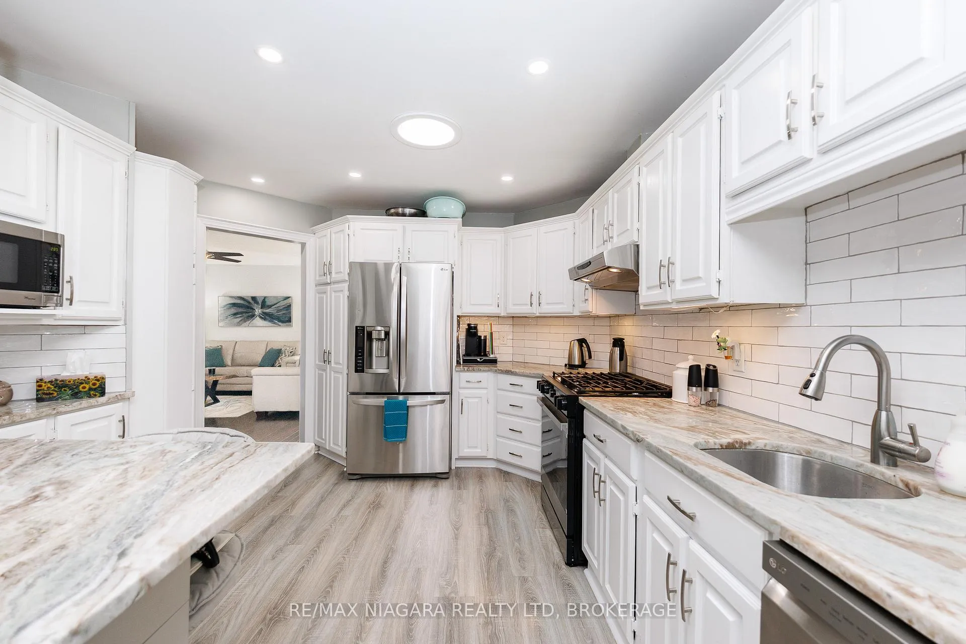 Photo 20 of 3786 Northwood Drive, Niagara Falls, Mt. Carmel — HOMEH