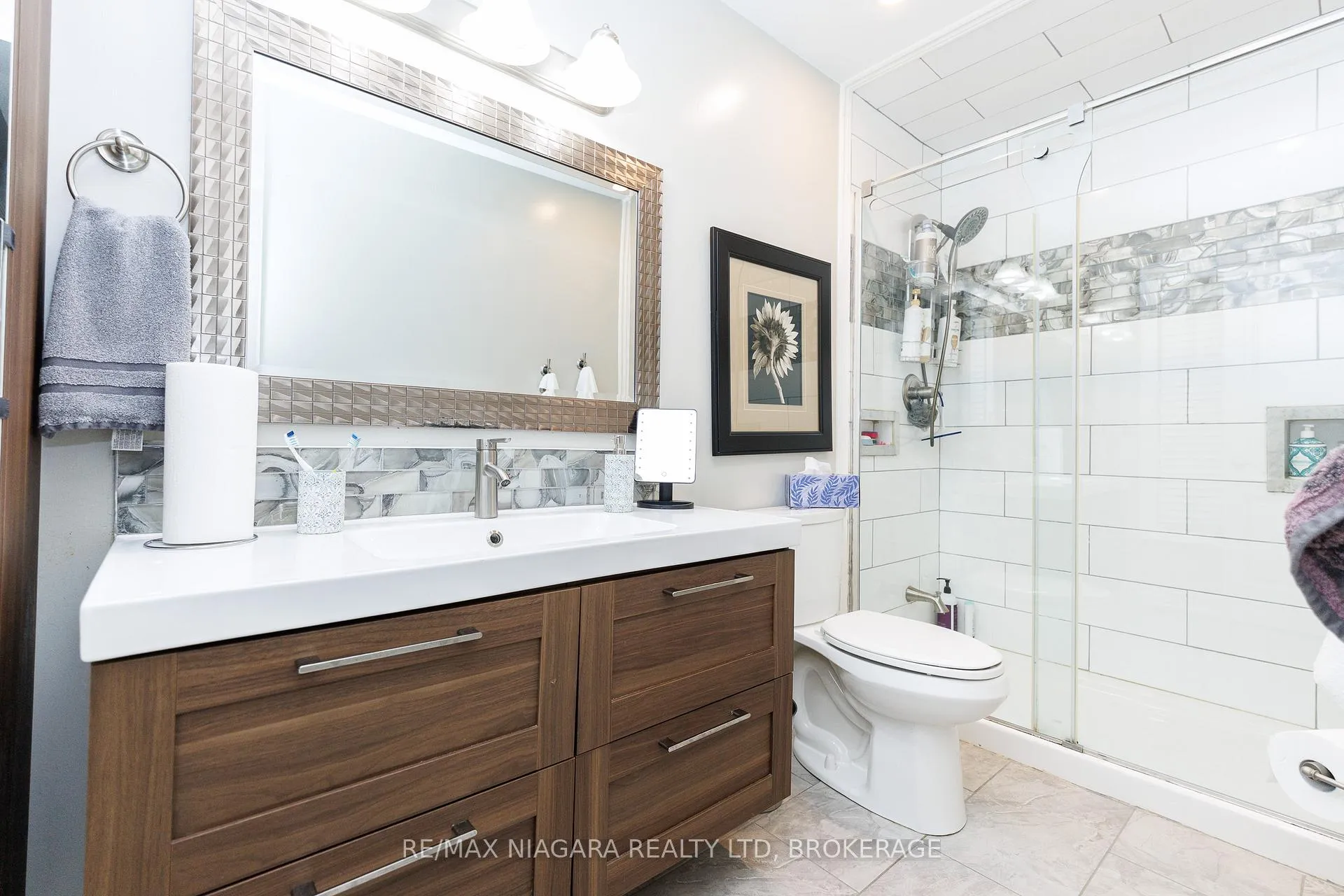 Photo 28 of 3786 Northwood Drive, Niagara Falls, Mt. Carmel — HOMEH