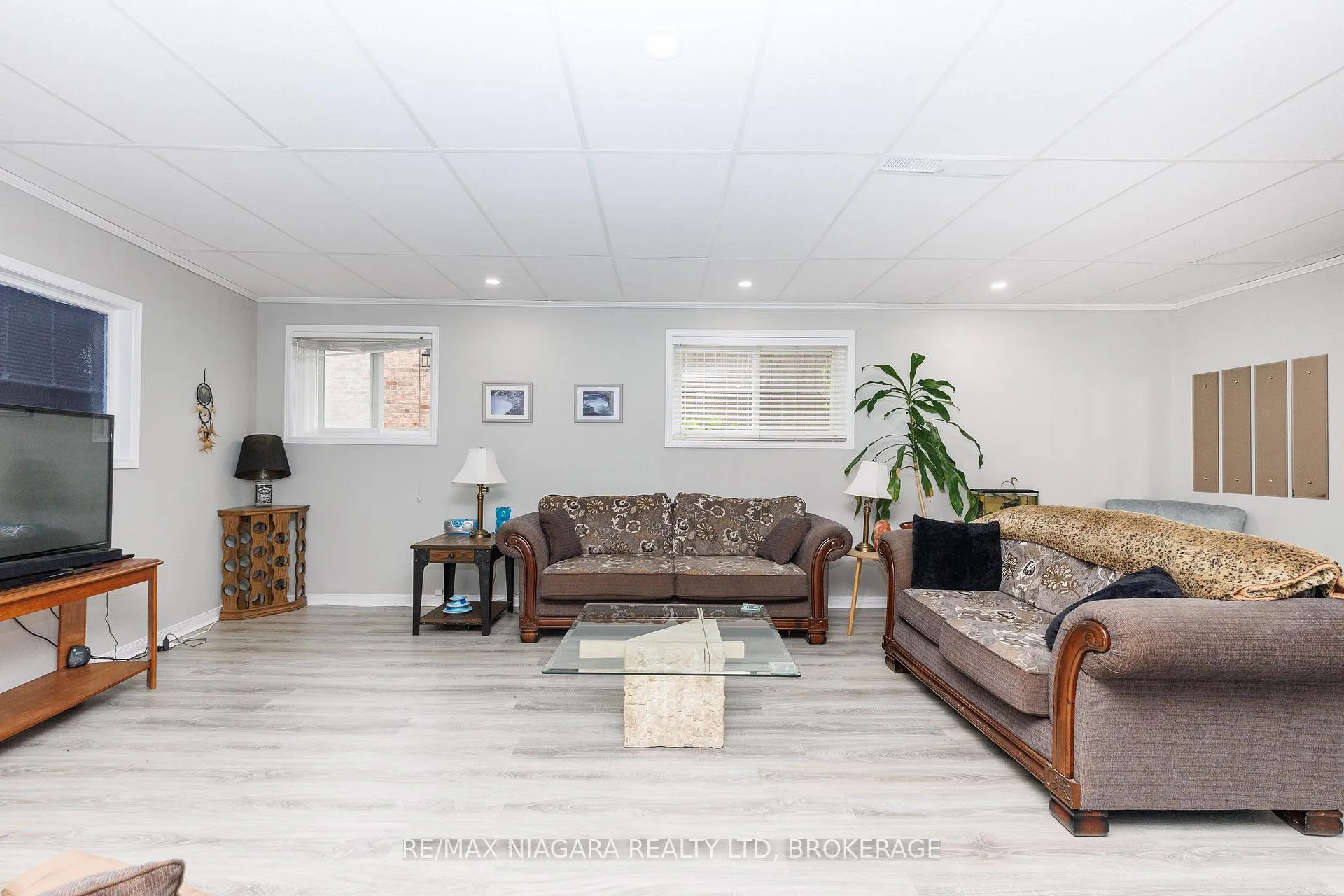 Photo 35 of 3786 Northwood Drive, Niagara Falls, Mt. Carmel — HOMEH