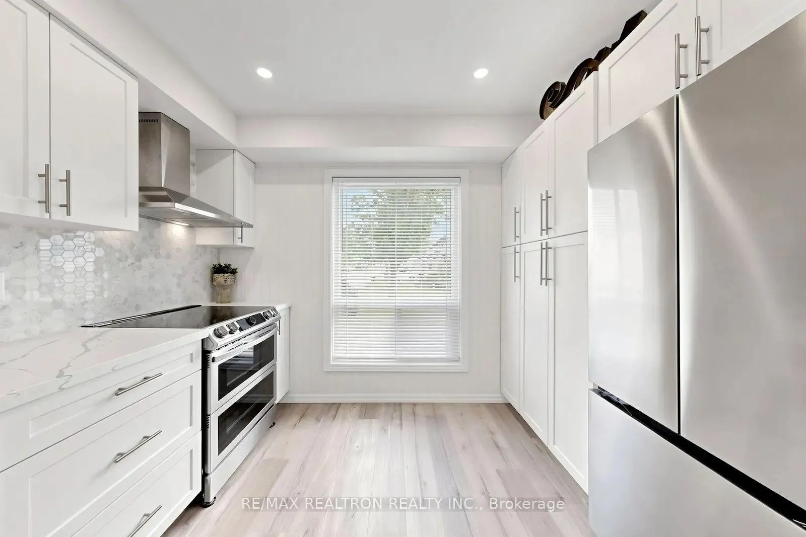 Photo 7 of Unit 12, 611 Galahad Drive, Oshawa, Eastdale — HOMEH