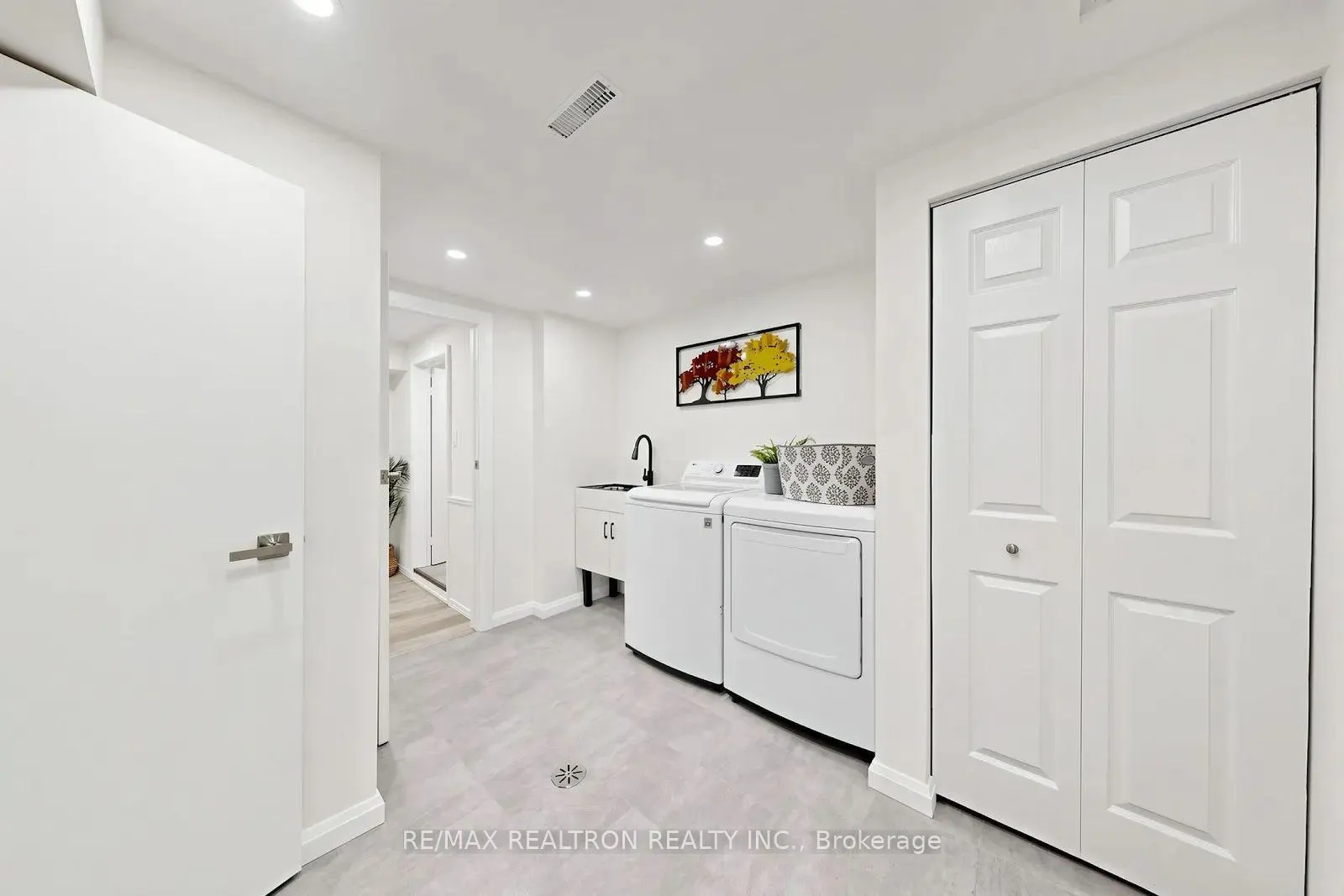 Photo 33 of Unit 12, 611 Galahad Drive, Oshawa, Eastdale — HOMEH
