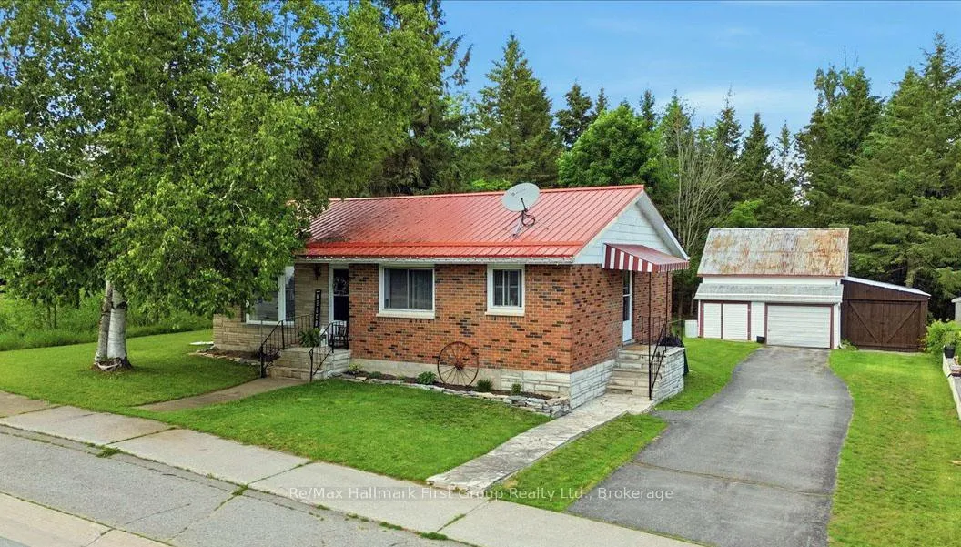 Photo 1 of 68 Queen Street, Tweed, Hungerford (Twp) — HOMEH