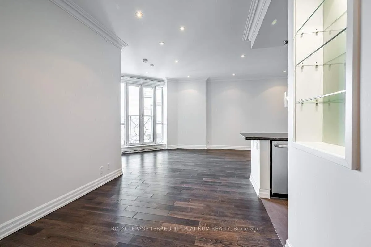 Photo 4 of Unit 902, 38 Avenue Road, Toronto, The Annex — HOMEH