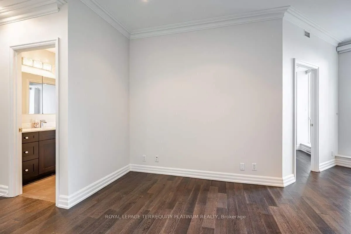 Photo 7 of Unit 902, 38 Avenue Road, Toronto, The Annex — HOMEH
