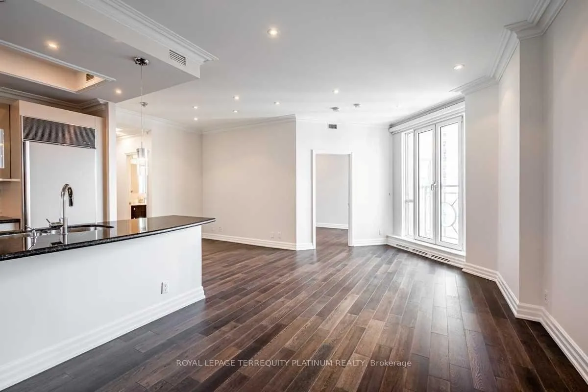 Photo 9 of Unit 902, 38 Avenue Road, Toronto, The Annex — HOMEH
