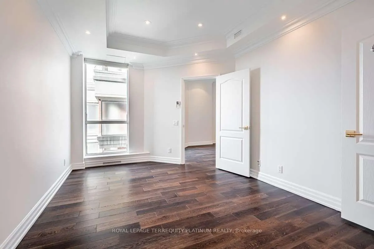 Photo 13 of Unit 902, 38 Avenue Road, Toronto, The Annex — HOMEH
