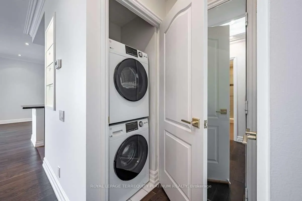 Photo 19 of Unit 902, 38 Avenue Road, Toronto, The Annex — HOMEH