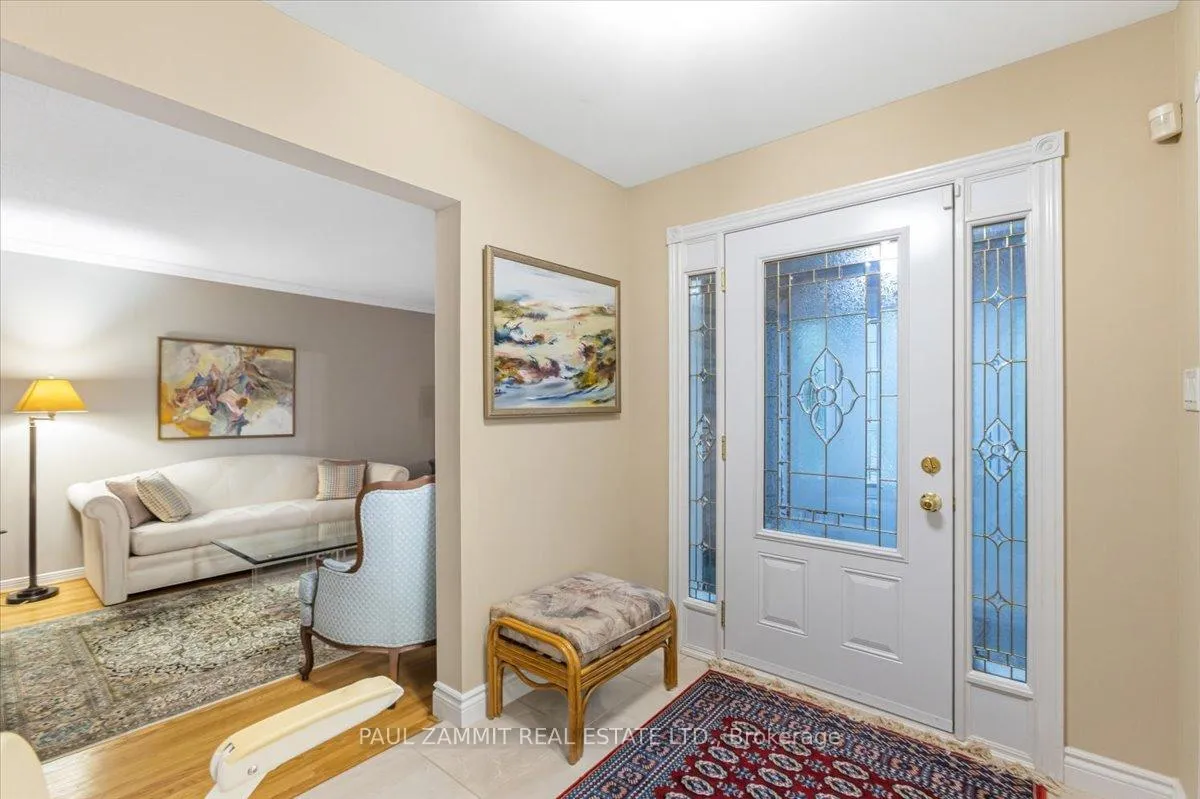 Photo 8 of 39 Woolsthorpe Crescent, Markham, German Mills — HOMEH