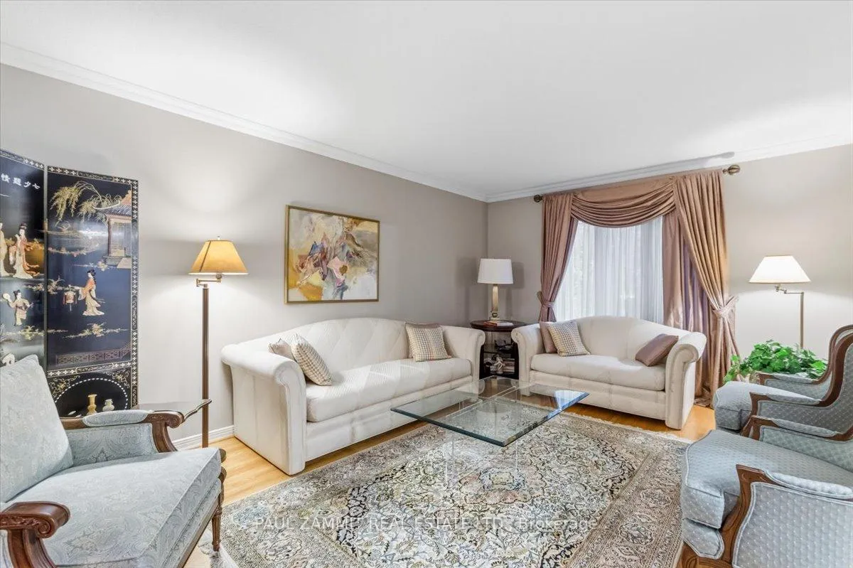 Photo 9 of 39 Woolsthorpe Crescent, Markham, German Mills — HOMEH