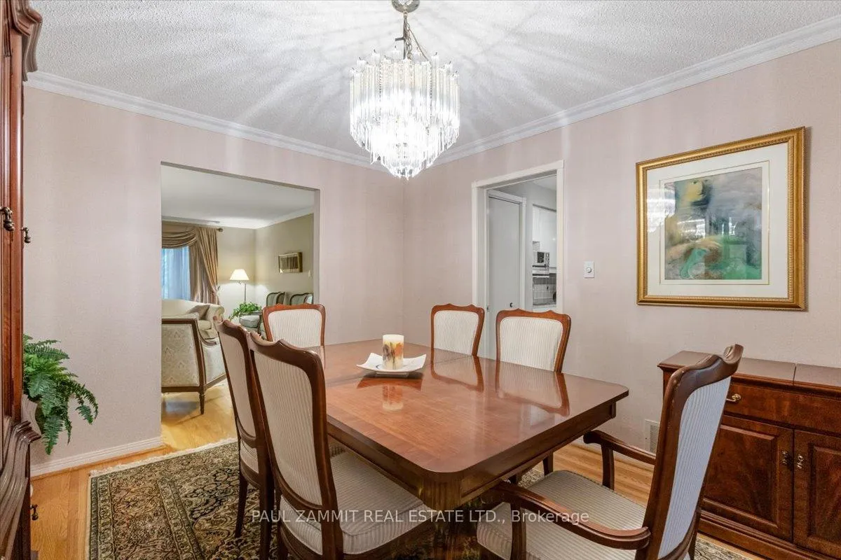 Photo 11 of 39 Woolsthorpe Crescent, Markham, German Mills — HOMEH