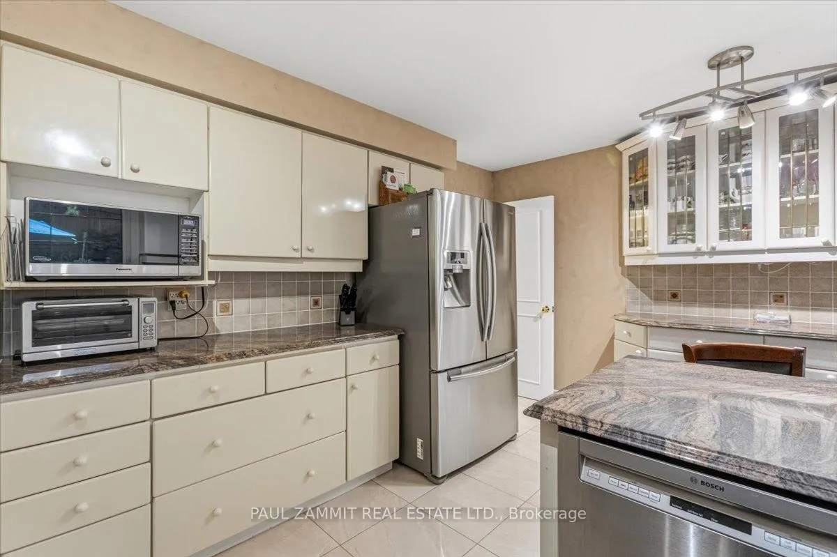 Photo 19 of 39 Woolsthorpe Crescent, Markham, German Mills — HOMEH