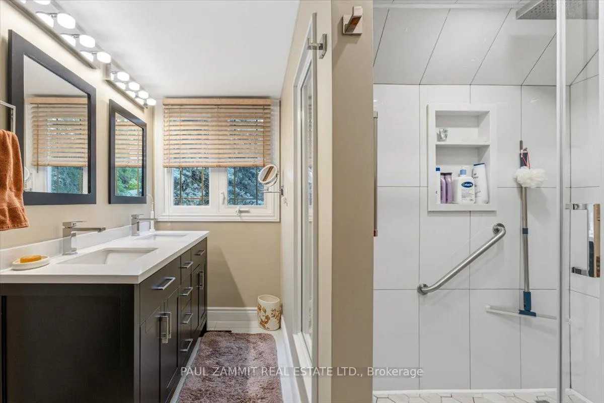 Photo 25 of 39 Woolsthorpe Crescent, Markham, German Mills — HOMEH