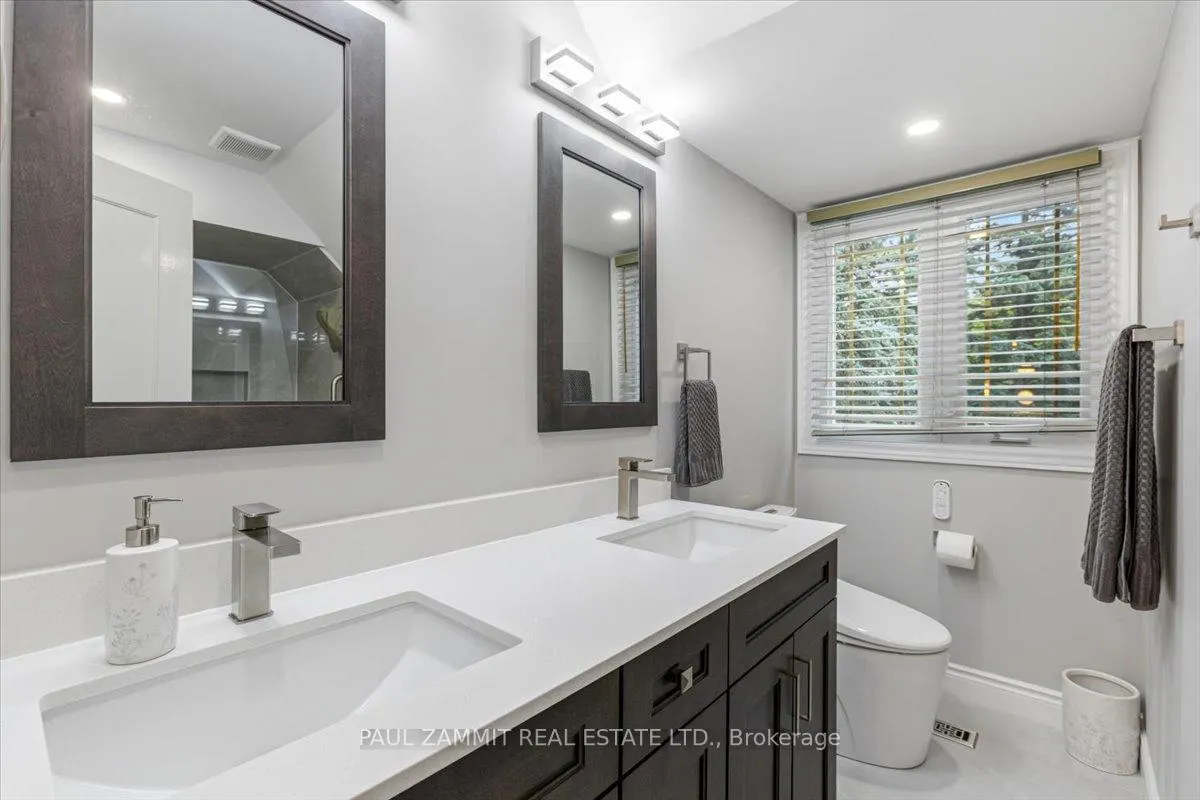 Photo 38 of 39 Woolsthorpe Crescent, Markham, German Mills — HOMEH