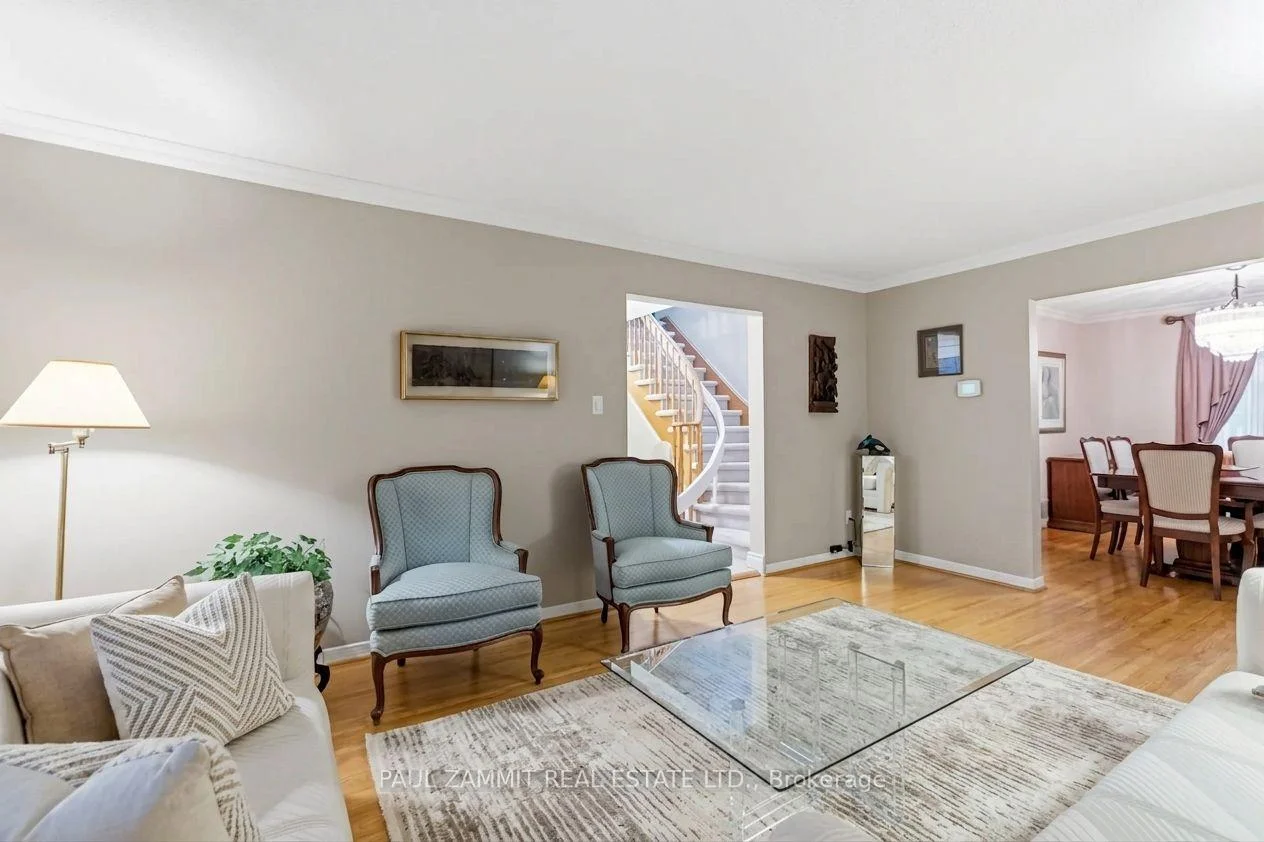 Photo 13 of 39 Woolsthorpe Crescent, Markham, German Mills — HOMEH