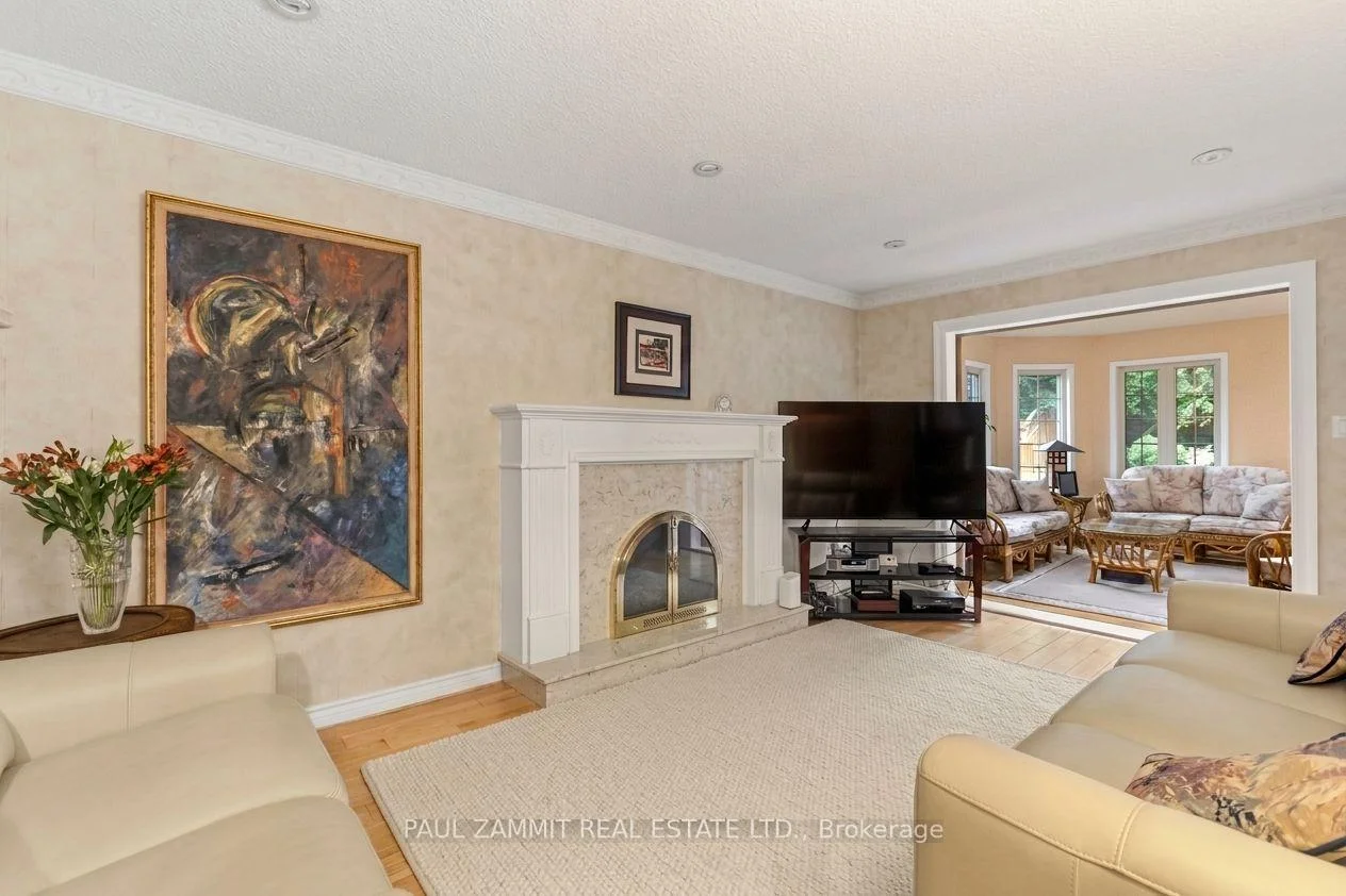 Photo 21 of 39 Woolsthorpe Crescent, Markham, German Mills — HOMEH