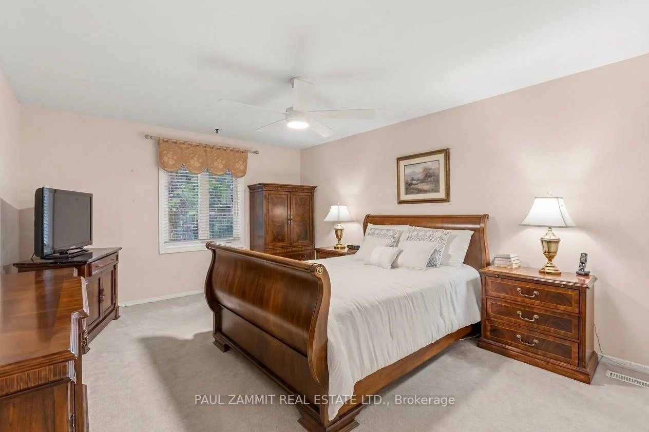 Photo 36 of 39 Woolsthorpe Crescent, Markham, German Mills — HOMEH