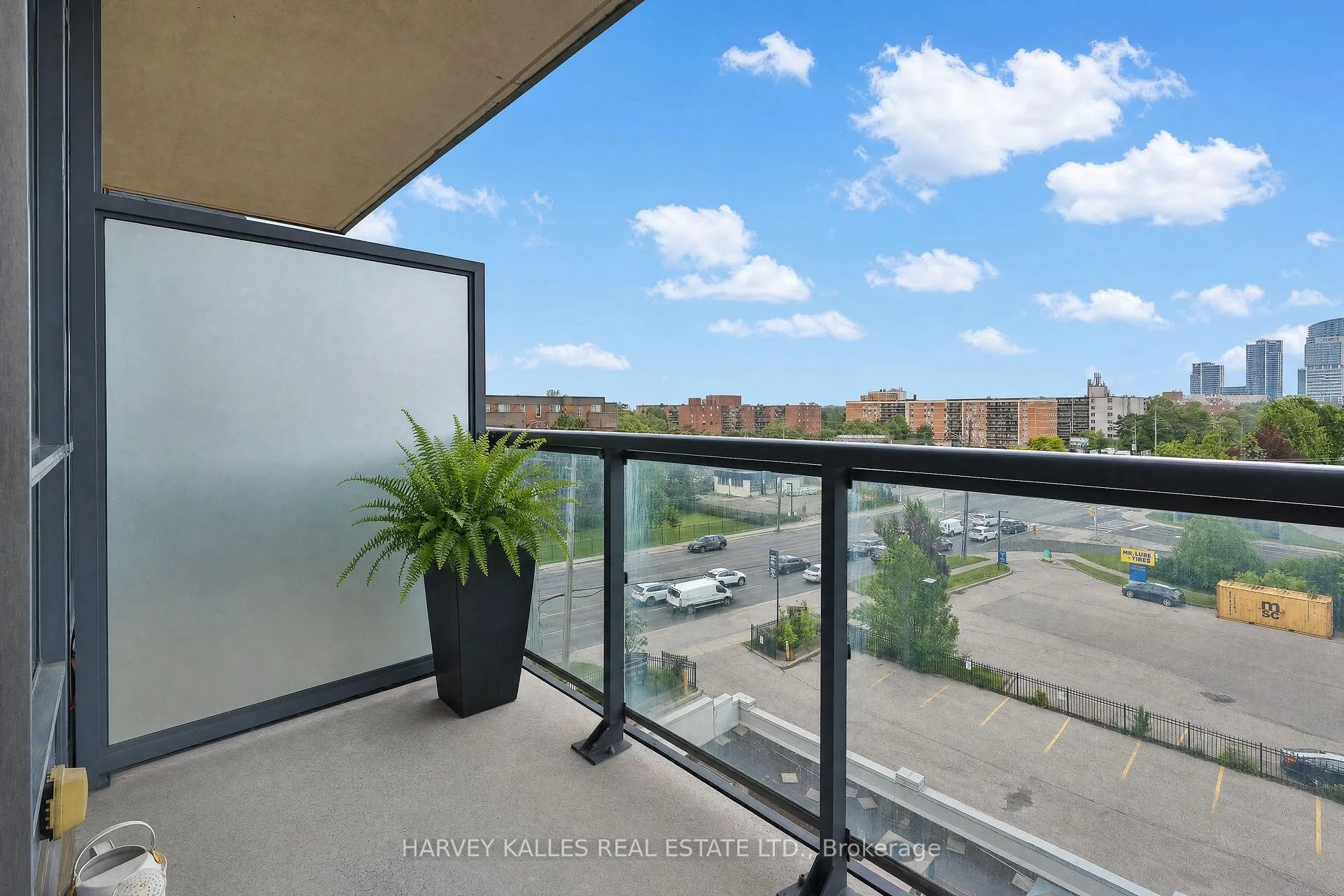 Photo 15 of Unit 622, 7608 Yonge Street, Vaughan, Crestwood-Springfarm-Yorkhill — HOMEH