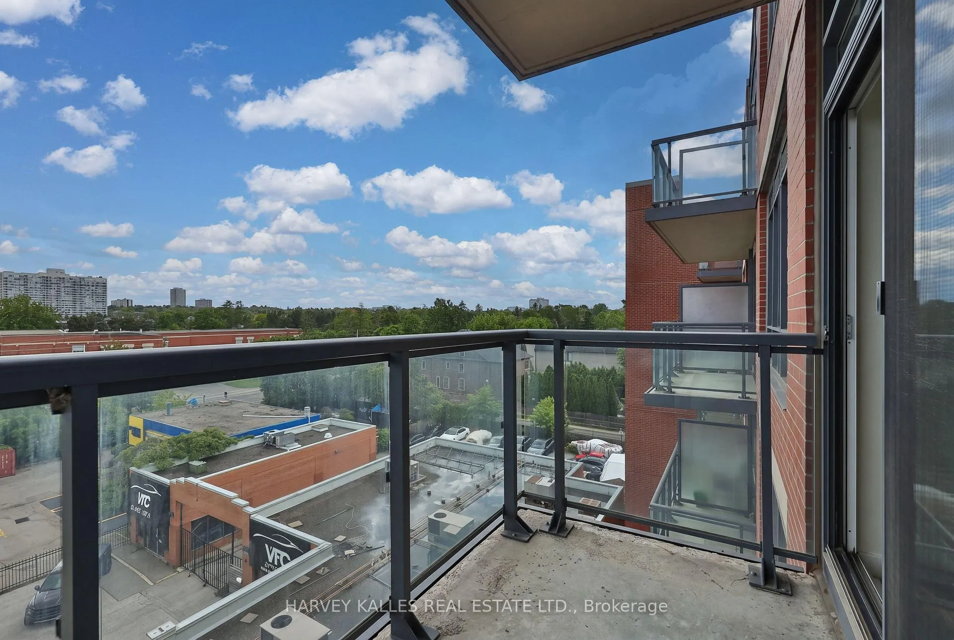 Photo 16 of Unit 622, 7608 Yonge Street, Vaughan, Crestwood-Springfarm-Yorkhill — HOMEH