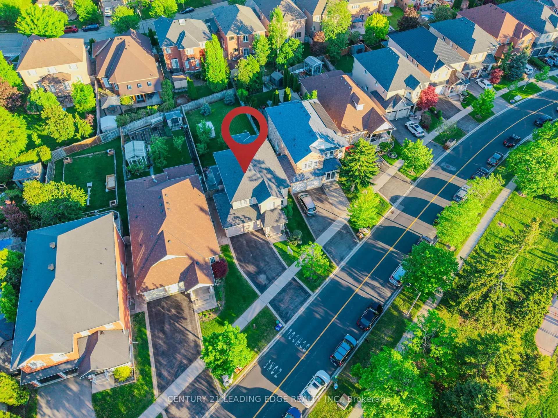 Photo 4 of 40 Rouge Bank Drive, Markham, Legacy — HOMEH