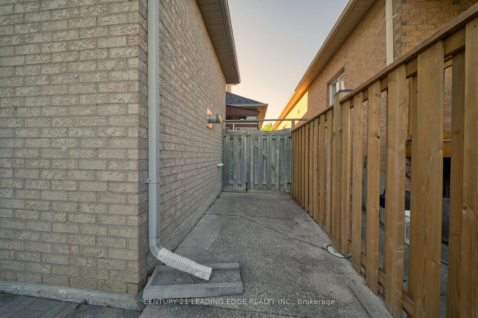 Photo 41 of 40 Rouge Bank Drive, Markham, Legacy — HOMEH