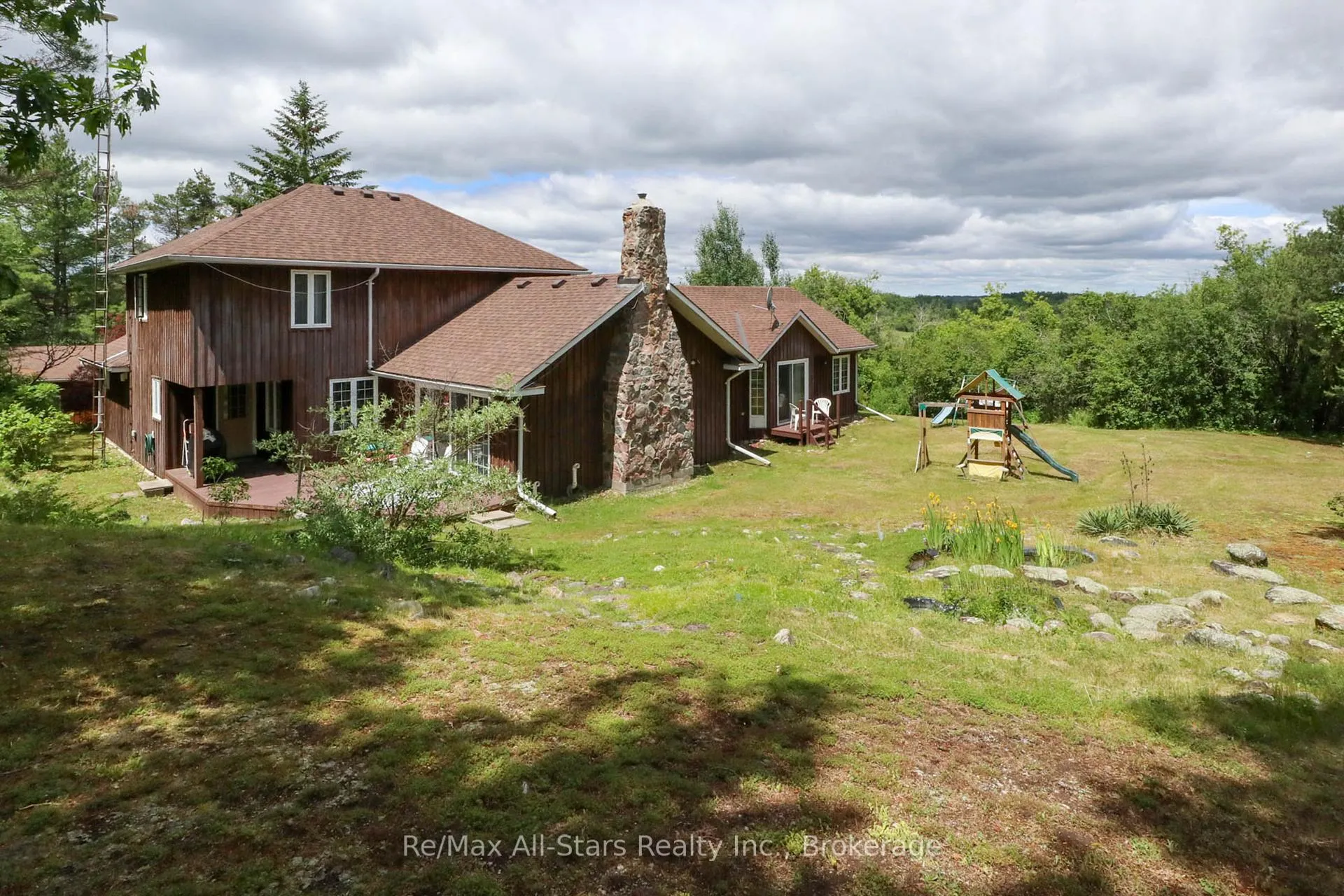 Photo 4 of 1474 Fleetwood Road, Kawartha Lakes, Manvers — HOMEH
