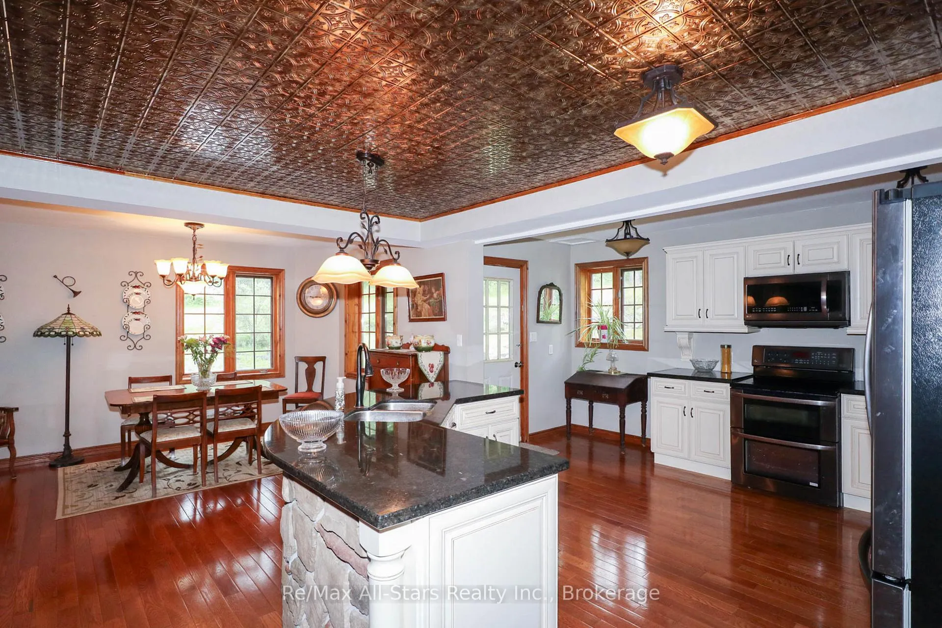 Photo 7 of 1474 Fleetwood Road, Kawartha Lakes, Manvers — HOMEH