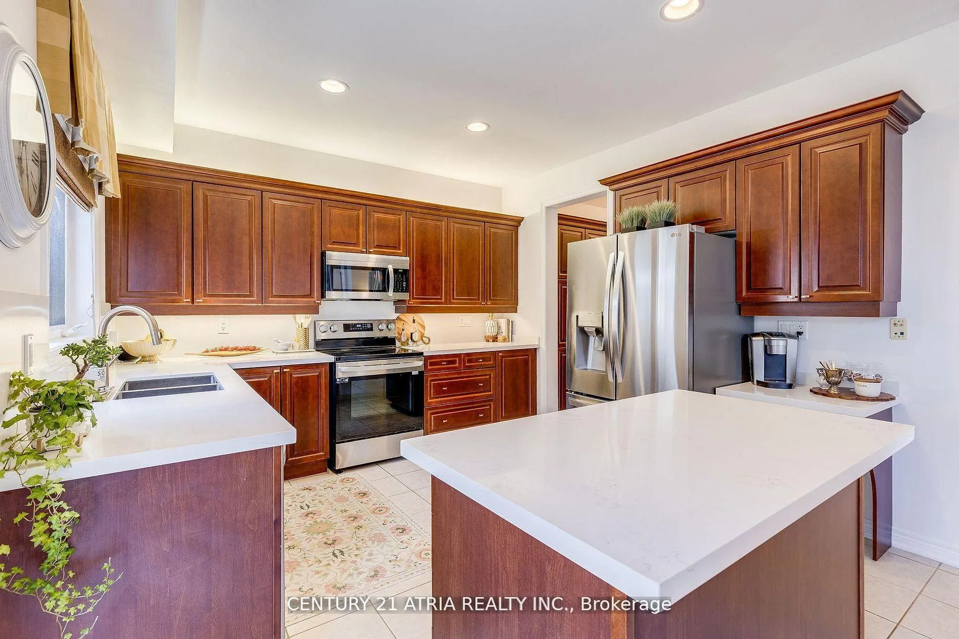 Photo 12 of 23 Weslock Crescent, Aurora, Bayview Northeast — HOMEH
