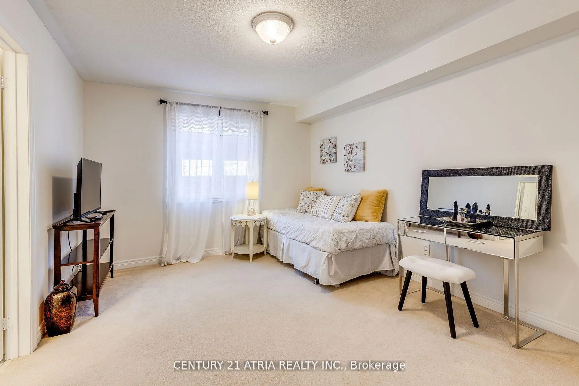 Photo 18 of 23 Weslock Crescent, Aurora, Bayview Northeast — HOMEH