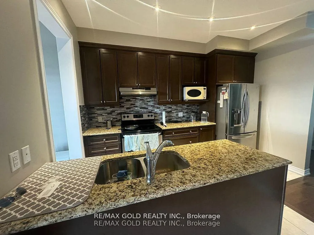 Photo 8 of 244 Sky Harbour Drive, Brampton, Bram West — HOMEH